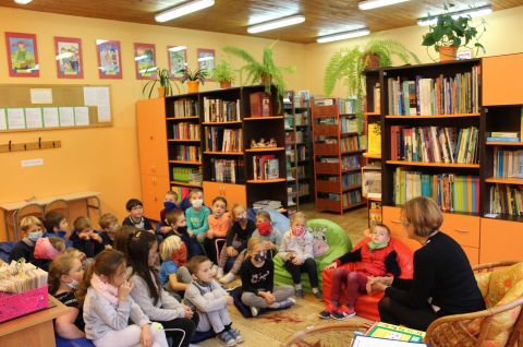 Pasowanie pierwszoklasistów na czytelników
