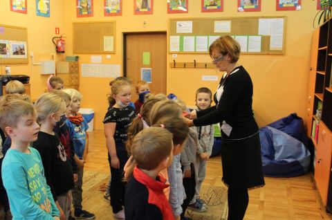 Pasowanie pierwszoklasistów na czytelników