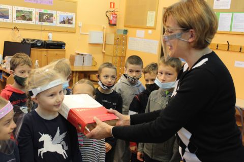 Pasowanie pierwszoklasistów na czytelników